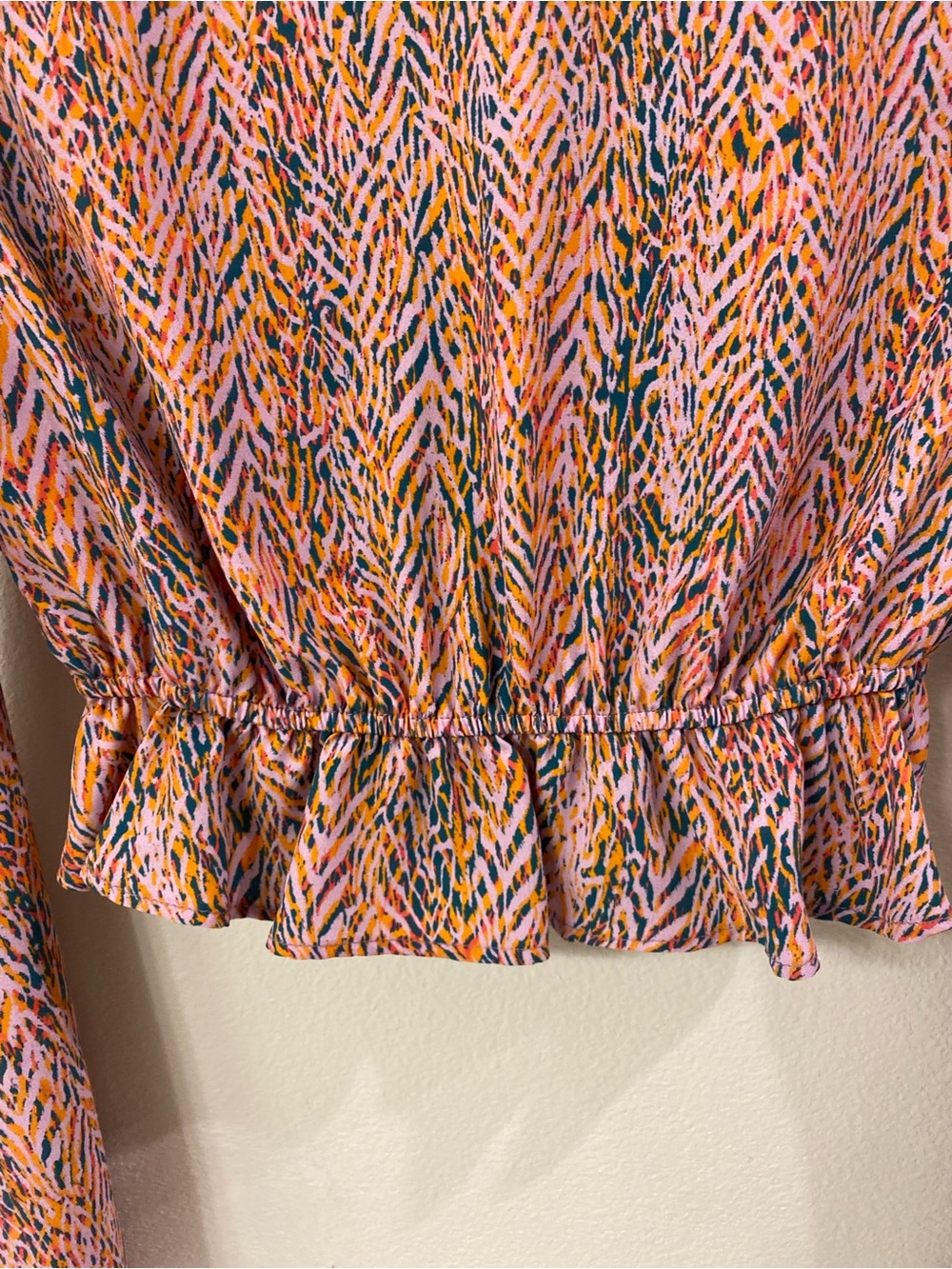 Zara Multi-Color Groovy Cropped Shirt - Picture 4 of 7